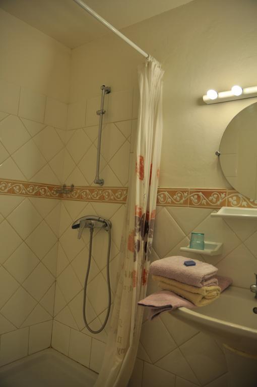 Le Petit Labouret Hotel Revest-du-Bion Ngoại thất bức ảnh